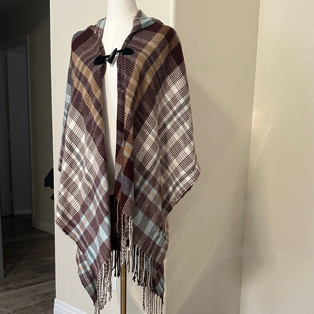 NWT Plaid Fringe Women's Wrap